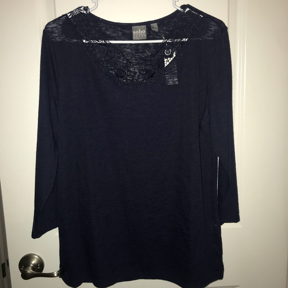 BNWT split neck knit top with flower detail Large